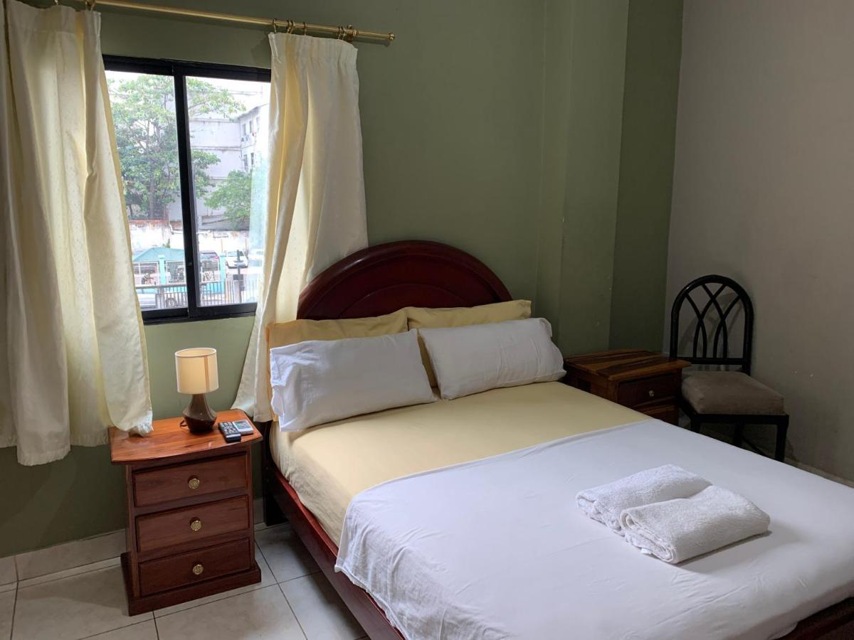 Bed and Breakfast Residencial Turistico Rio Guayas Гуаякиль Экстерьер фото